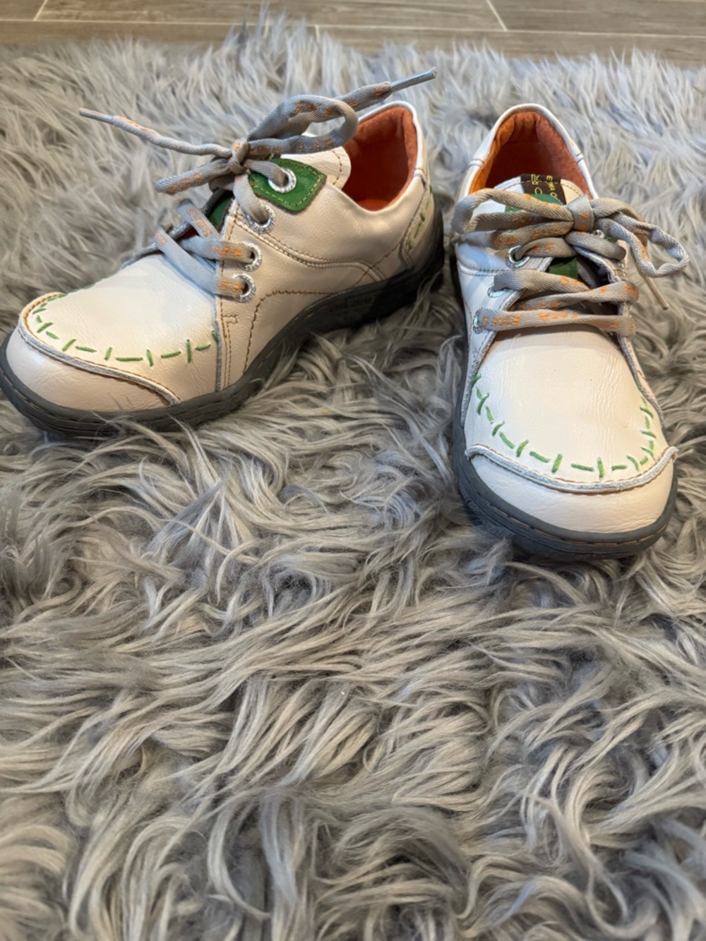 TMA EYES Women's hand stitched lace up cream and green sneakers